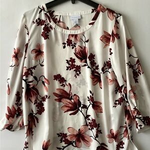 Liz Claiborne 3/4”inch sleeve Print pullover blouse with Burgundy and Cream